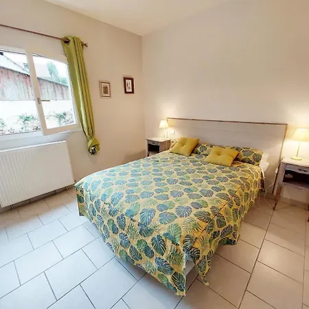 Hébergement de vacances La Poussinière à *